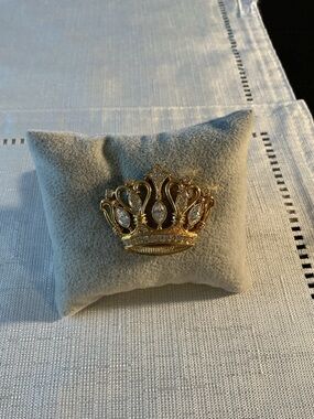 Regal Imperial Crown K.J. Lane for Avon Gold Tone Plated Brooch